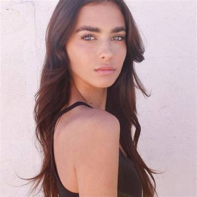 Renee Herbert Instagram Model: Early Life, Measurements & Net Worth