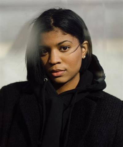 Renell Medrano Bio, Wiki, Age, Height, Family, Salary and Net Worth