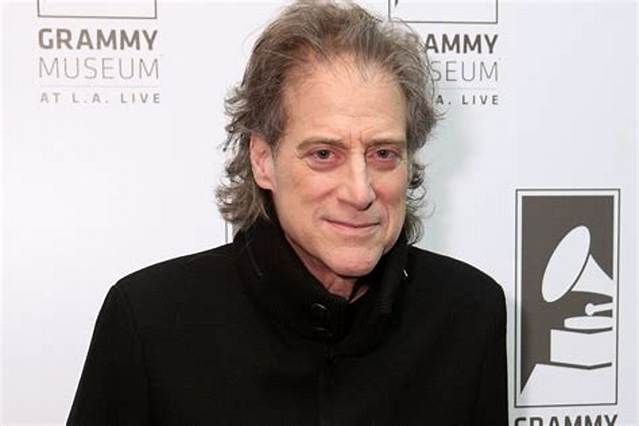 Richard Lewis Age, Height, Parents, Wife, Children