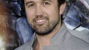 Rob Mcelhenney Movies and Tv Shows, Body, Workout, Instagram, Influences