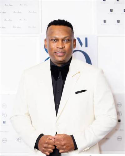 Robert Marawa Biography: Wife, Show, Age, Salary, Net Worth, Girlfriend, Parents, Siblings