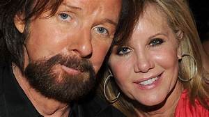 Ronnie Dunn Net Worth, Age, Height, Wife, Girlfriend, Kids, Biography, Wiki