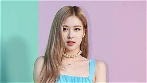 Rose Blackpink Bio, Wiki, Age, Height, Family, Birthday, Boyfriend, Salary, and Net Worth.