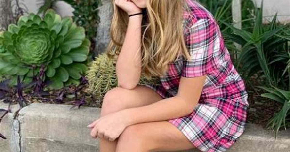 Rosie Mcclelland Age, Height, Family, Boyfriend, Bio, Career, Net Worth