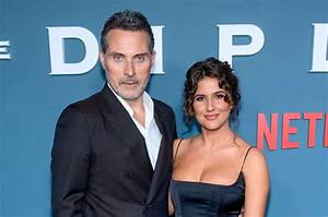 Rufus Sewell Wife, Children, Net Worth, Height, Family, Bio
