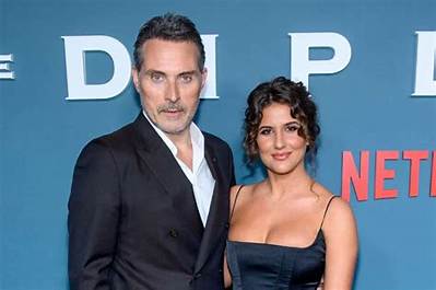 Rufus Sewell Wife, Children, Net Worth, Height, Family, Bio