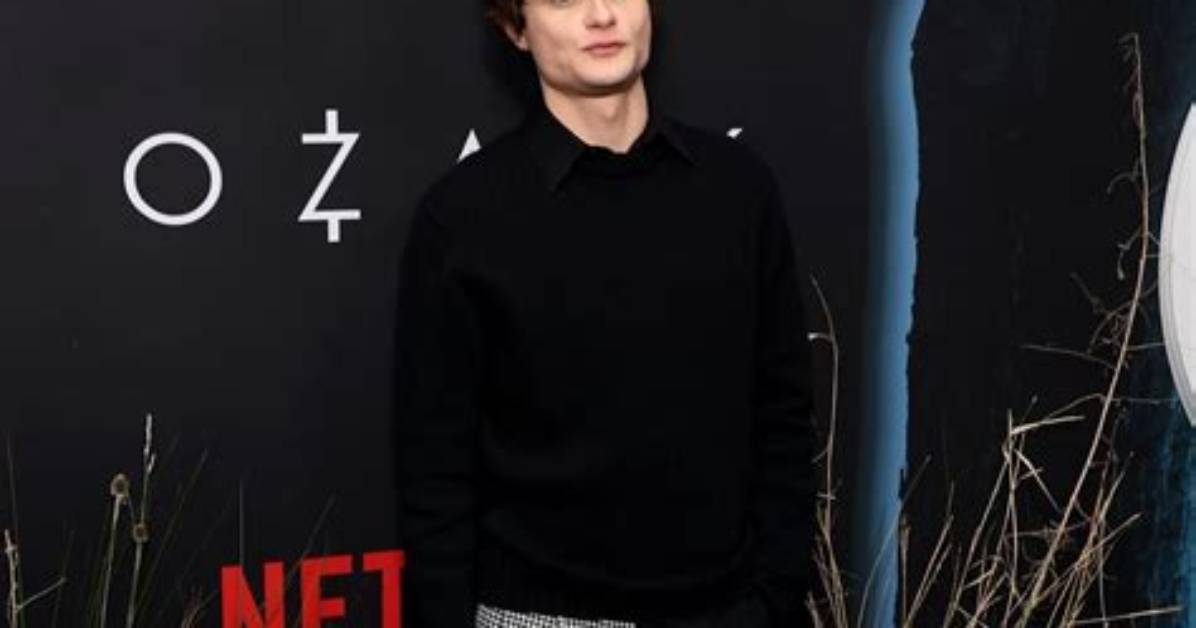 Rumors: Is Actor Charlie Tahan Gay? Girlfriend or Partner – Sexuality Disclosed