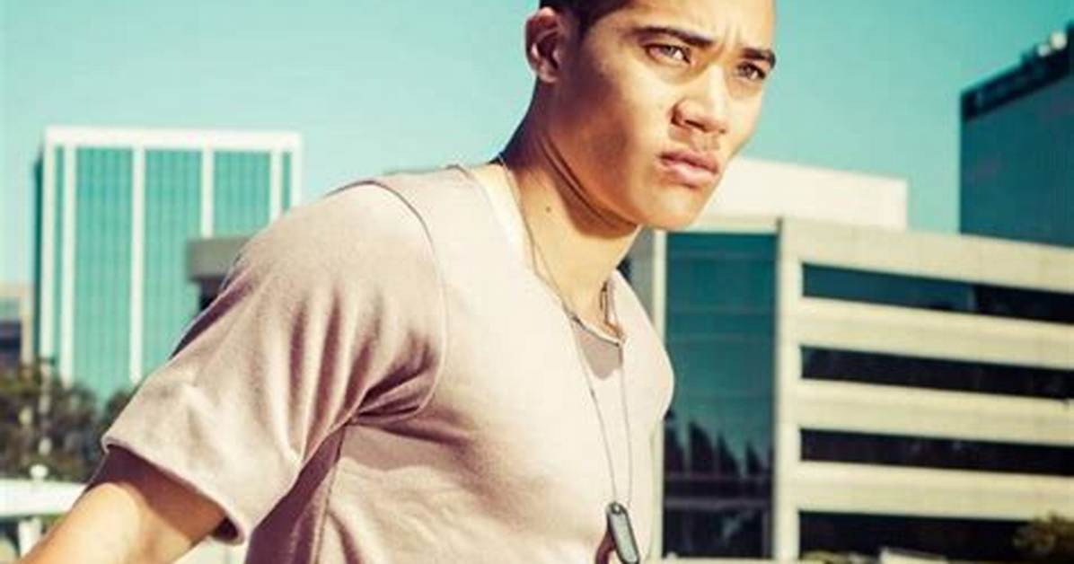 Russell Curry Bio, Wiki, Age, Height, Weight, Family, Facts