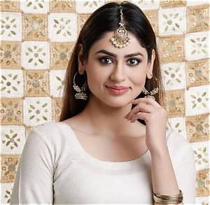 Sabby Suri Wiki, Biography, Height, Weight, Age, Boyfriend, Family & More
