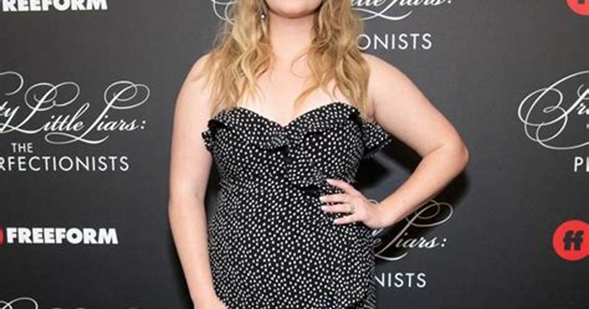 Sasha Pieterse, Age, Wiki, Biography, Height, Weight, Net Worth, Ethnicity, Religion, Affair, Dating, Married, Alison of Pretty Little Liars