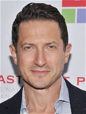 Sasha Roiz Biography, Age, Wife, Movies and Interview