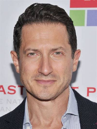 Sasha Roiz Biography, Age, Wife, Movies and Interview