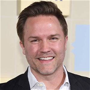 Scott Porter Height: How Tall Is Scott Porter?