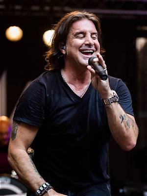 Scott Stapp: Dating, Net Worth, Tattoos, Smoking & Body Facts