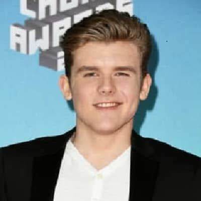 Sean Ryan Fox Age, Bio, Wiki, Girlfriend, Indestructible, Net Worth, Perfect Crime, and Loud House