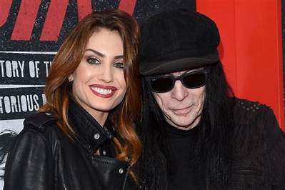 Seraina Schonenberger, Mick Mars, Body, Career & Net Worth