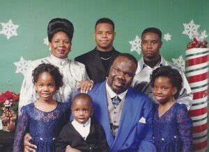 Serita Jakes Age, Marriage, Twins, Weight Loss, Illness (Wiki)