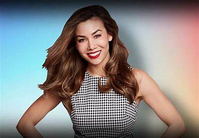 Sharleen Joynt Age: How Old Is Sharleen Joynt from the Bachelor?