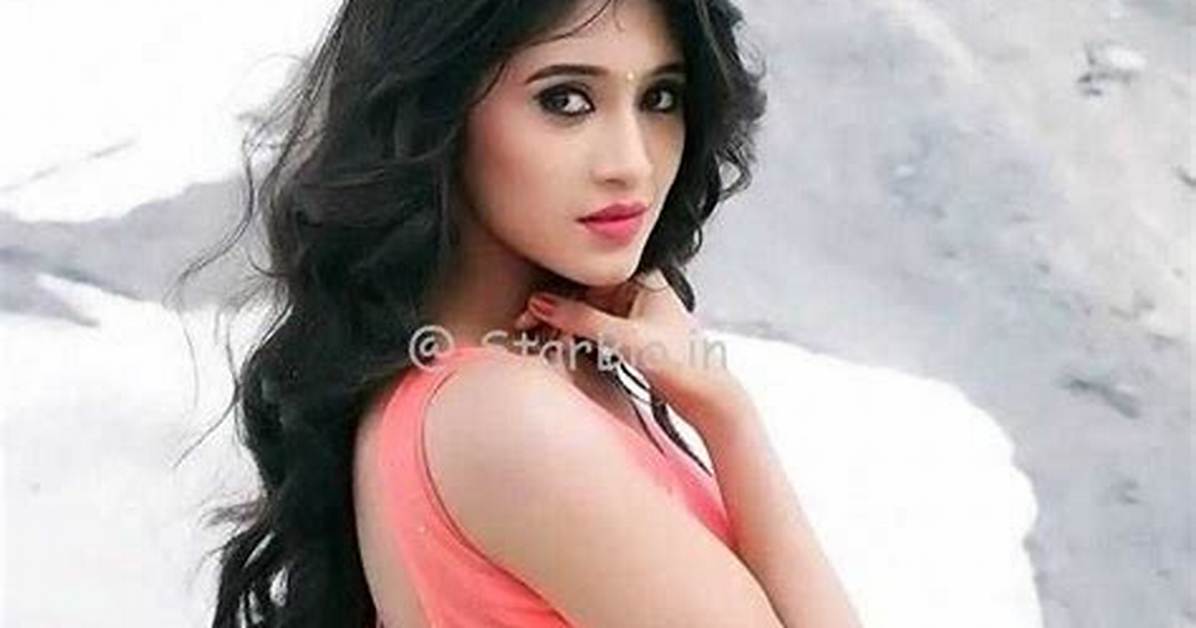 Shivangi Joshi (Naira) Wiki, Bio, Age, Height, Weight, Boyfriend, Family, Career, Net Worth, Facts