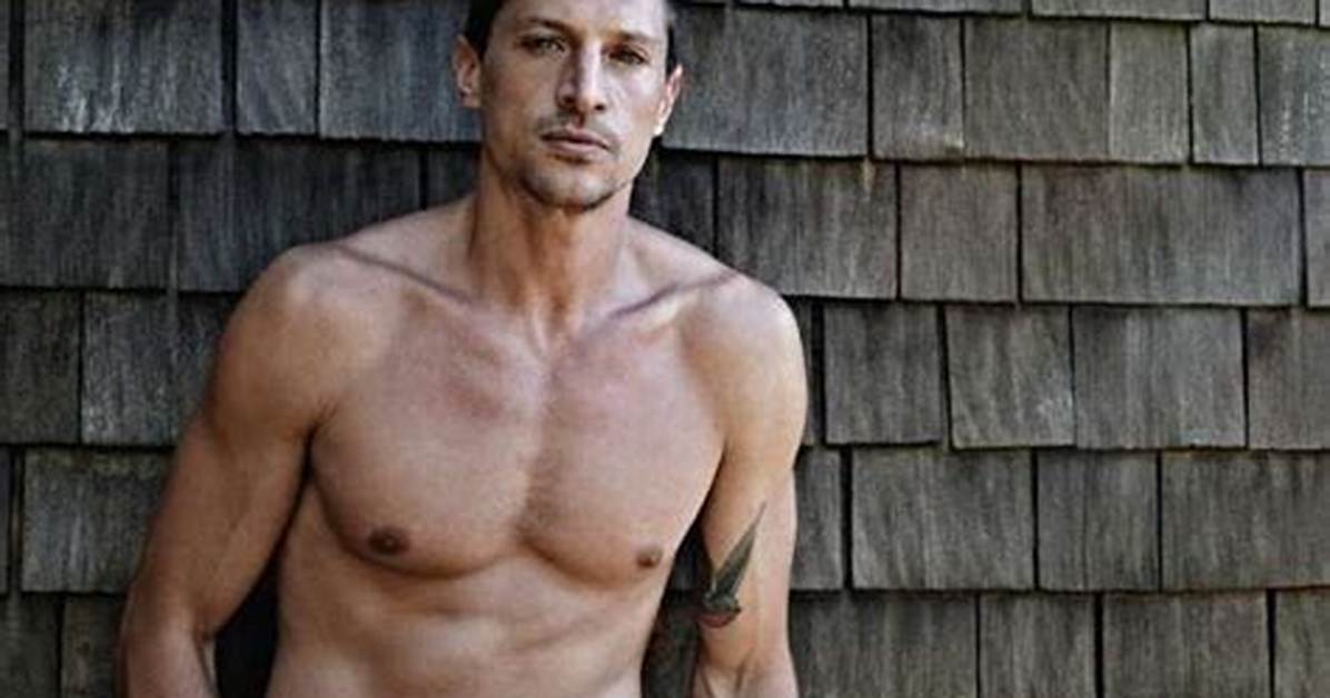 Simon Rex Height, Weight, Net Worth, Age, Birthday, Wikipedia, Who, Nationality, Biography