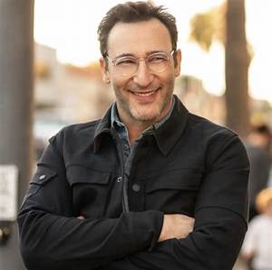 Simon Sinek Height, Weight, Net Worth, Age, Wiki, Who, Instagram, Biography