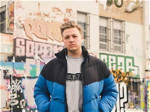 Simon Wilson Height, Weight, Net Worth, Age, Birthday, Wikipedia, Who, Nationality, Biography