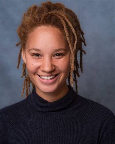 Smother: Who Is Ayoola Smart? Her Ethnicity Biography Boyfriend Net Worth