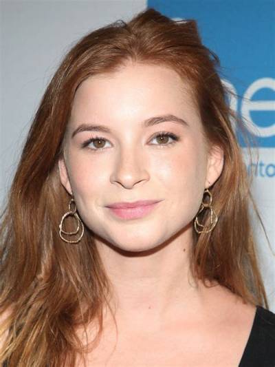 Stacey Farber Bio, Wiki, Age, Height, Family, Boyfriend, and Net Worth