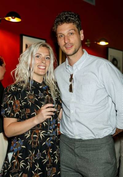 Steen Raskopoulos and Sara Pascoe Married Life, How Many Babies Do They Have Together?