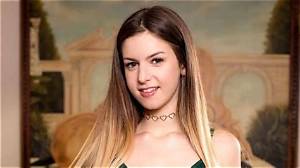 Stella Cox Height, Weight, Net Worth, Age, Birthday, Wikipedia, Who, Instagram, Biography