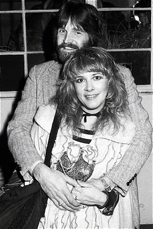 Stevie Nicks: Dating, Net Worth, Tattoos, Smoking & Body Measurements