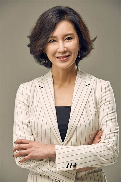 Strong Girl: Meet Shim Hye-Jin Husband Han Sang-Gu: Married Life