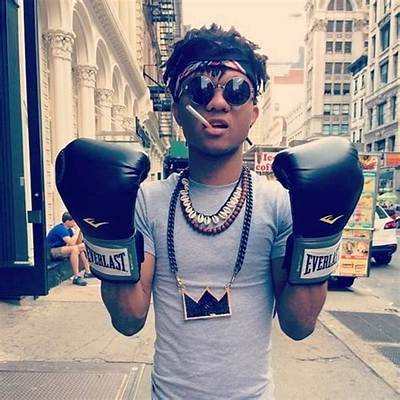 Swae Lee: Dating, Net Worth, Tattoos, Smoking & Body Facts