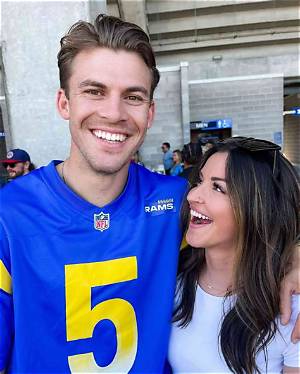 Taylor Mock and Tia Booth Age Gap – Meet the Bachelor in Paradise Alum on Instagram