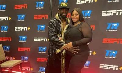 Terence Crawford Is Not Married to Wife. Dating Girlfriend: Alindra Person. 6 Kids.