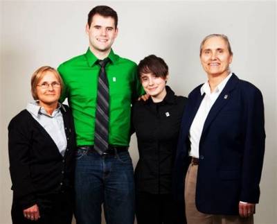 Terry Wahls Bio, Wiki, Age, Wife, Daughter, Family, Diet, Ted Talk, Recipes, Books, and Net Worth