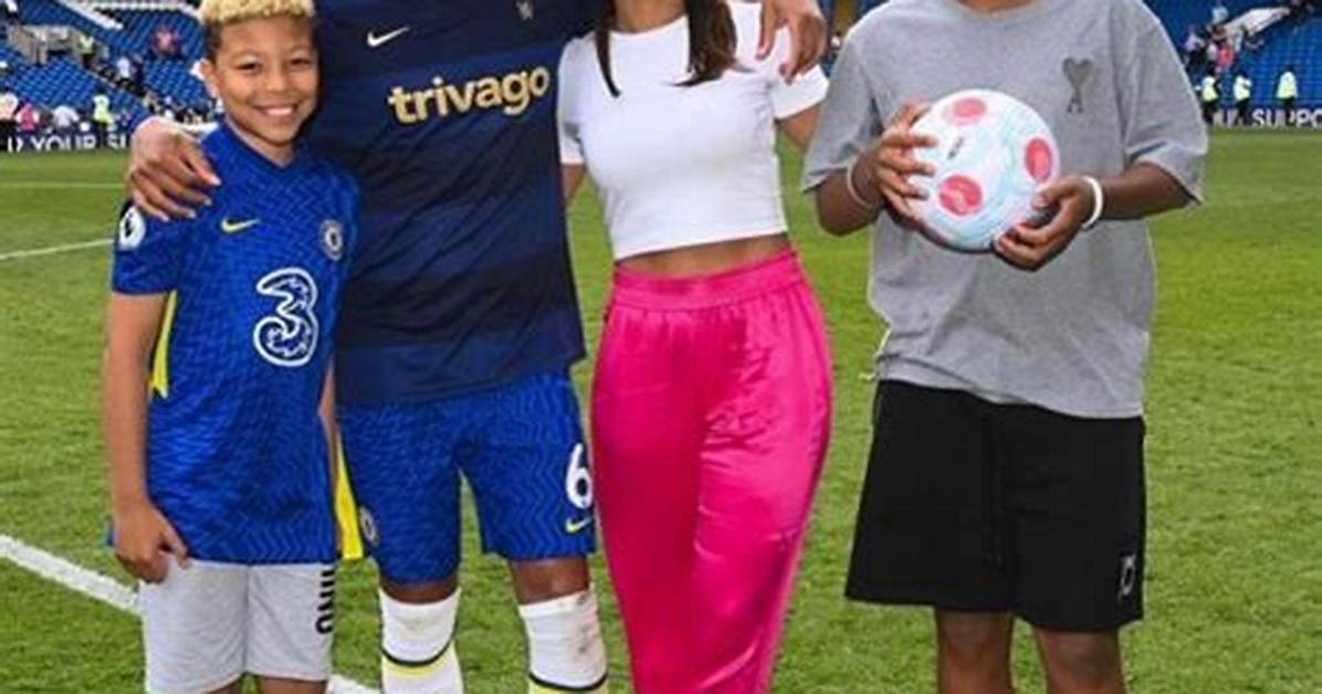 Thiago Silva Parents: Father Geraldo Emiliano & Mother Angela Maria