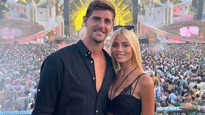 Thibaut Courtois: Girlfriend, Net Worth, Tattoos, Smoking & Body Facts