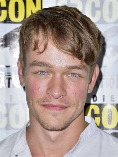 Thomas Elms (Actor) Wikipedia, Bio, Age, Height, Weight, Girlfriend, Net Worth, Career, Facts