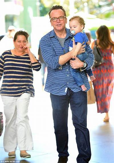 Tom Arnold: Wife, Net Worth, Tattoos, Smoking & Body Facts