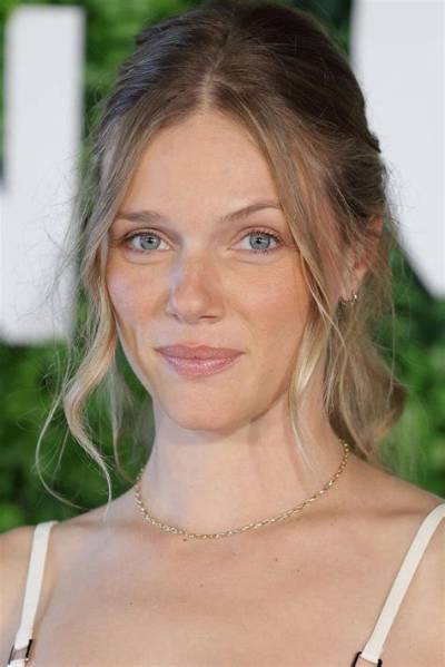 Tracy Spiridakos – 7 Facts You Should Know About the Actress