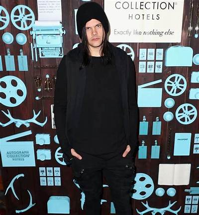 Travis Bacon (Singer) Age, Biography, Wiki, Height, Weight, Girlfriend, Net Worth, Born, Career