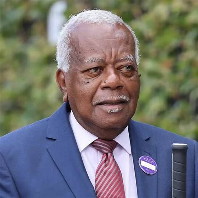 Trevor Mcdonald Bio-Wiki, Height, Parents, Education, Itn, Bbc Radio, Documentaries, Wife, Net Worth and Twitter