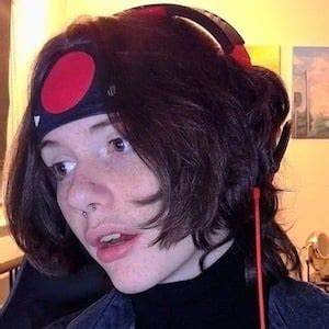 Twitch Streamer Billzo Latest Video Sparks Pronouns Controversy, Real Name and Gender