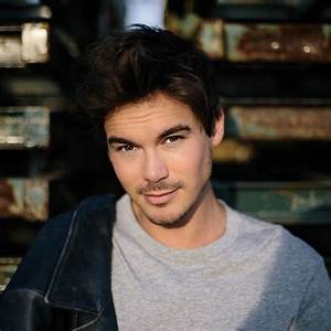Tyler Benjamin Ventura Bio, Wiki, Age, Family, Girlfriend, Youtube and Net Worth