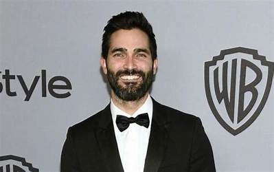 Tyler Hoechlin Lifestyle, Wiki, Net Worth, Income, Salary, House, Cars, Favorites, Affairs, Awards, Family, Facts & Biography