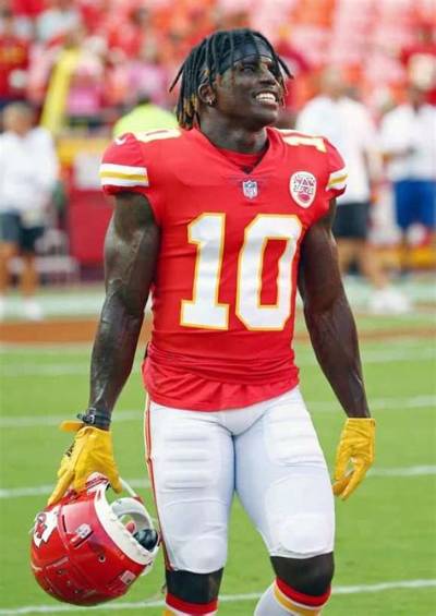 Tyreek Hills Height, Weight, Net Worth, Age, Birthday, Wikipedia, Who, Nationality, Biography