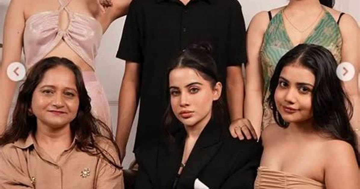 Urfi Javed Father Name, Mother, Parents, Siblings, Boyfriend, Net Worth & More