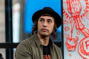 Vic Fuentes – Biography, Height, Age, Girlfriend, Wife, Brother, Family