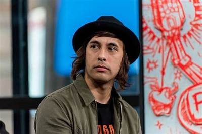 Vic Fuentes – Biography, Height, Age, Girlfriend, Wife, Brother, Family